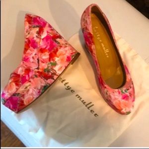 Bettye Muller floral platform heels